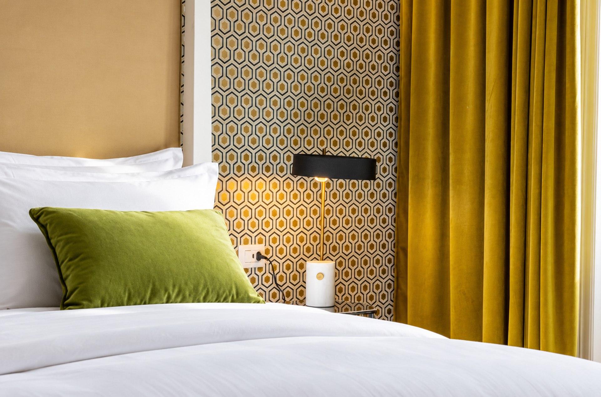Deluxe Suite · bedroom details