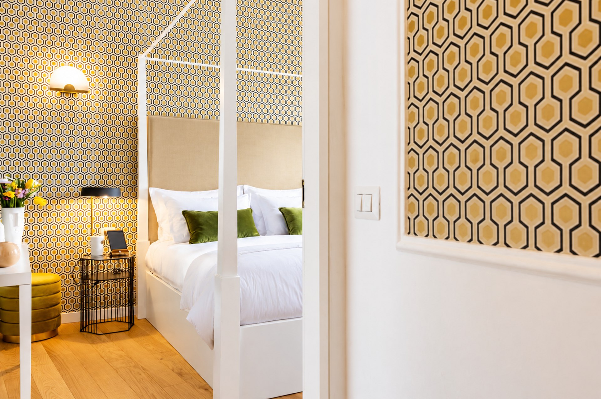 Deluxe Suite · bedroom entrance