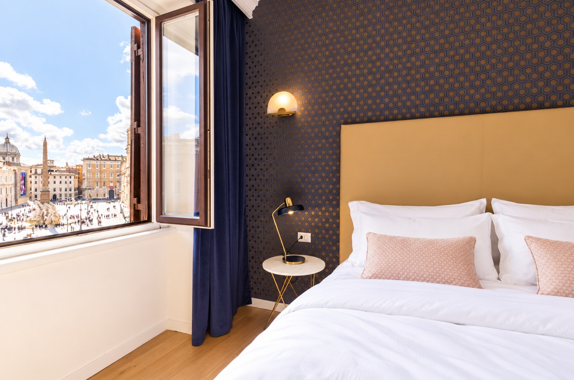 Superior Double · room and square view